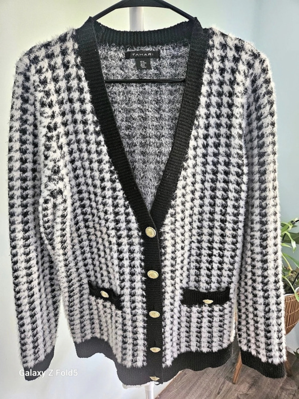 TAHARI Houndstooth Cardigan in Black & White Size Medium